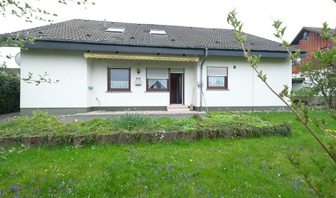 Schönes 1 bis 2 Familienhaus in ruhiger Wohnlage in Hardt