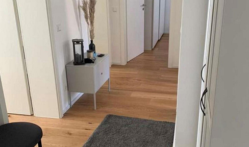 3.5-room apartment (72 m²) with balcony & 2 parking spaces - near Dobelstraße subway station