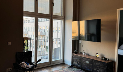 Geschmackvoll eingerichtete 2-Zimmer-Wohnung mit gehobener Innenausstattung, Loggia und EBK!