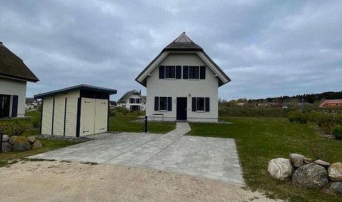 Exklusive Ferienresidenz mit Sauna, Kamin und E-Ladestation in Bakenberg / Rügen
