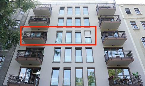 Living at the highest level! 3-room designer apartment with two balconies & luxurious furnishings