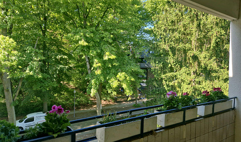 Idyllic location just 300 m from Hermsdorf S-Bahn station