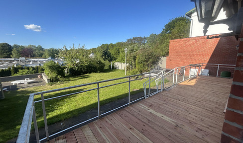 Gepflegte Wohnung mit großer Terrasse und Gartennutzung