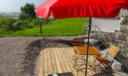 REFUGE IN THE MOUNTAINS AND BY THE LAKE, DOGS WELCOME