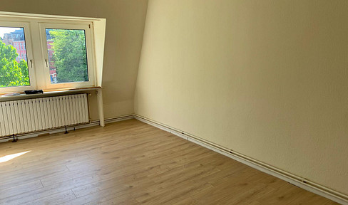 Schöne renovierte Wohnung - ruhig & zentral gelegen: 2-ZKB mit Einbauküche