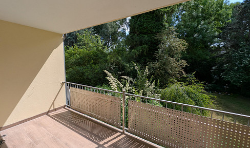 Newly renovated 3.5 room apartment with fitted kitchen and loggia