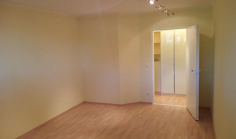 Shared apartment at Karlsfeld station MAN/MTU