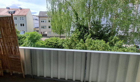 Beste Lage - Sonnige, ruhige, gepflegte Wohnung mit großem Balkon