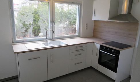 Compact 3-storey detached house (freshly renovated) - central & quiet location