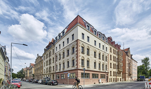 Commission-free: 2-room new build with old building charm in prime location