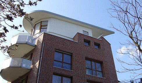 127sqm, light-flooded, quiet and barrier-free with individual flair. Flair, close to S-Bahn and Main, balcony