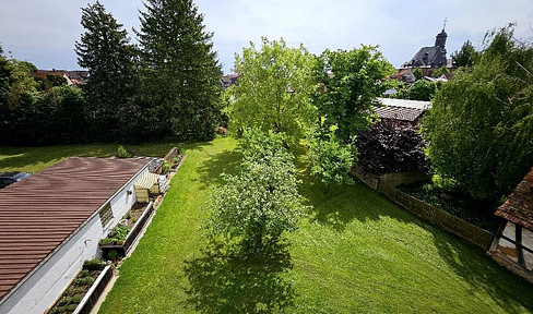 Park-like living for quiet tenants (max. 2 adults and possibly 1 child)