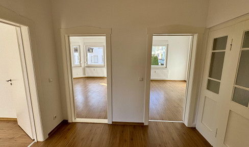 *Rarely* light-flooded and renovated 3-room apartment with old building charm
