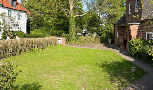 Built close to the water -Süderstapel on the Eider -