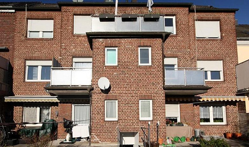Charming 2-room apartment in an old building with south-facing balcony in the center of Viersen