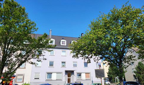 Well-designed 3-room apartment with loggia on the ground floor in Huttrop