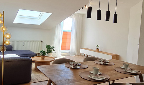 Erstbezug nach Sanierung – Exklusive, vollmöblierte Dachgeschosswohnung mit Loggia & TG