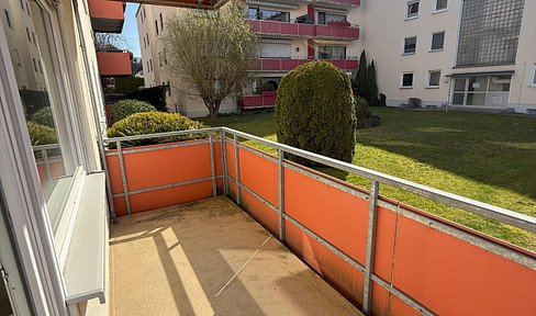 Erstbezug nach Sanierung 2-Zimmer-Wohnung mit Balkon