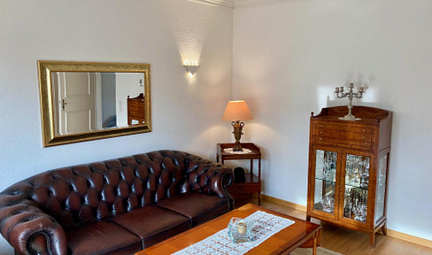 Commission-free, stylish 3-room apartment with high-quality furnishings in a sought-after location