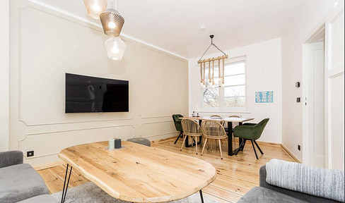 Renovierte 3,5-Zi.-Wohnung mit Designküche & Möblierung – alles ablösbar
