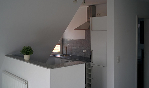 Exclusive 3.5 room top floor apartment in Waldtrudering
