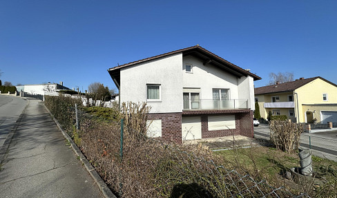 Spacious, sunny detached house with granny apartment in Passau-Haidenhof, commission-free