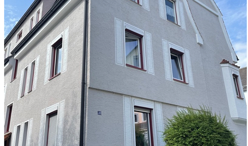 Beautiful newly renovated 1-room first floor apartment in an old building, central & quiet