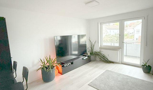 Sehr schöne, helle 1 Zi-Whg mit EBK und großem Balkon in Waldbüttelbrunn
