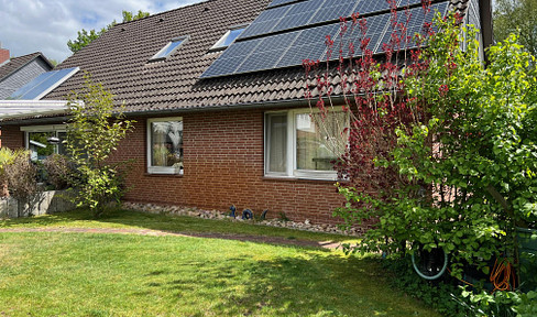 Bright house in a quiet location, beautiful garden and lots of space is looking for a new owner
