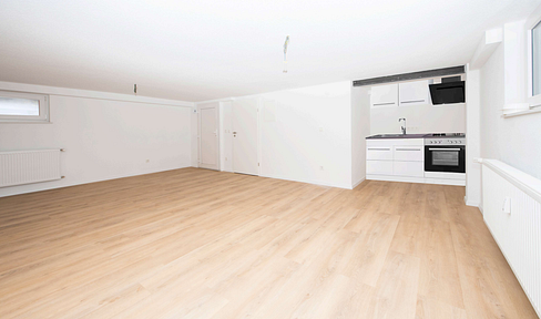 Basement apartment (first occupancy) with new fitted kitchen and direct access to the garden