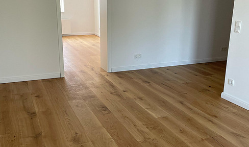 2,5 Zimmer-Wohnung in Bilk // Kernsaniert, Erstbezug, Einbauküche, Balkon