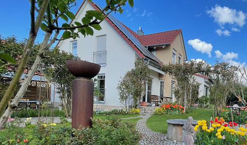 Freistehendes Wohlfühlhaus, mit hervorragender Infrastruktur