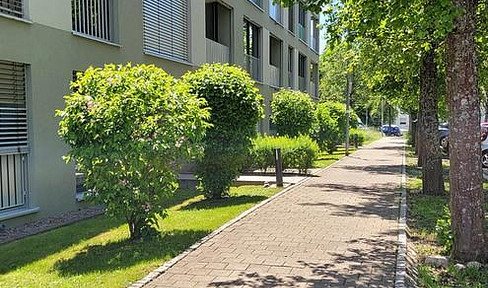🌿 Rental offer beautiful 4.5-room ground floor apartment surrounded by greenery, privacy & loggia 🌿
