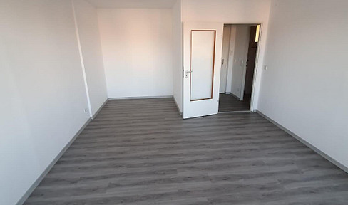 Beautiful 1 room apartment incl. EBK and balcony in Erlangen - Kriegenbrunn
