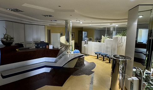 Two beautiful, large medical practices for rent on one floor (326m²)