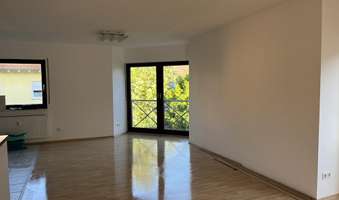 Light-flooded 3-room apartment