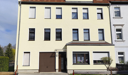 Well-maintained apartment building with approx. 6 % yield * Commission-free