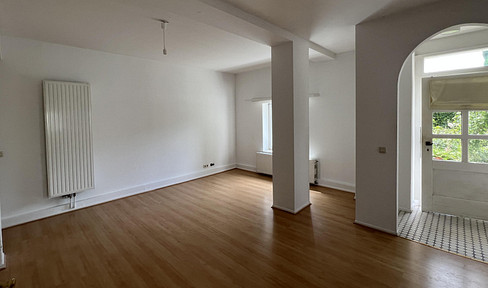 2 (+1)-Zimmer-Wohnung mit eigenem Garten