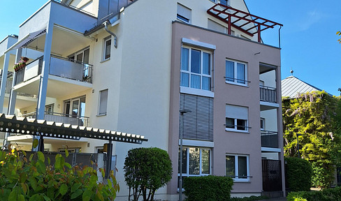4-room apartment in a very central, optimally quiet location, cleverly designed