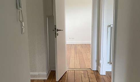 Helle 3-Zimmer-Wohnung mit Balkon und neuer Einbauküche