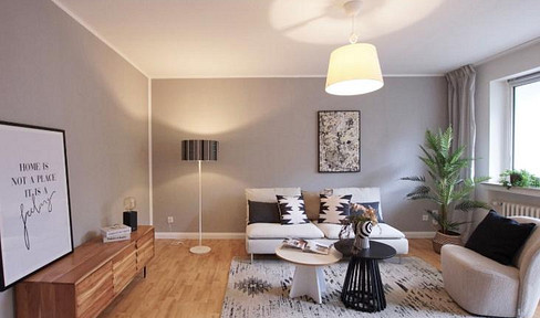 Move in immediately: Modern 2 room apartment with fantastic sunny balcony - ready for immediate occupancy