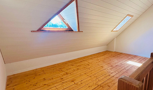 Modern 2-room maisonette apartment with loggia, new fitted kitchen & underground parking space
