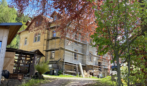 Liebhaberobjekt: Sanierungsbedürftige Mehrfamilienvilla