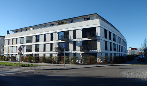 Exklusive 2-Raumwohnung mit Balkon, EBK und 1 Hochgaragenstellplatz