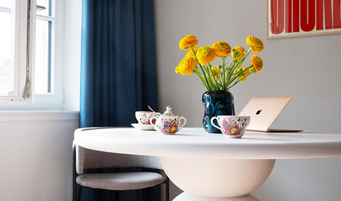 Designer apartment centrally located in Schöneberg First occupancy