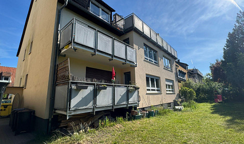 Große lichtdurchflutete 4 Zimmer Wohnung mit Einbauküche und privatem Gartenanteil