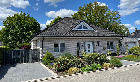 Detached gem with garden oasis in quiet residential area