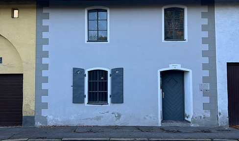 Open 3.5 room old building with gallery and roof terrace on the Iller