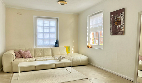 Charming & ready-to-move-in semi-detached house