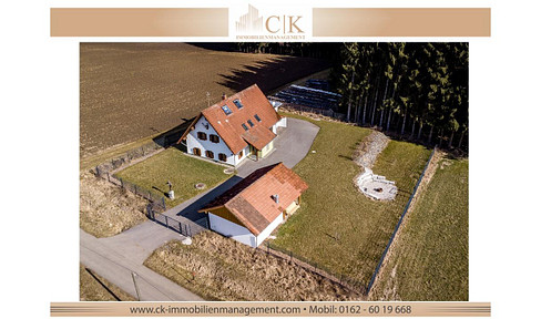 A gem - lovingly renovated country house in a sunny, secluded location